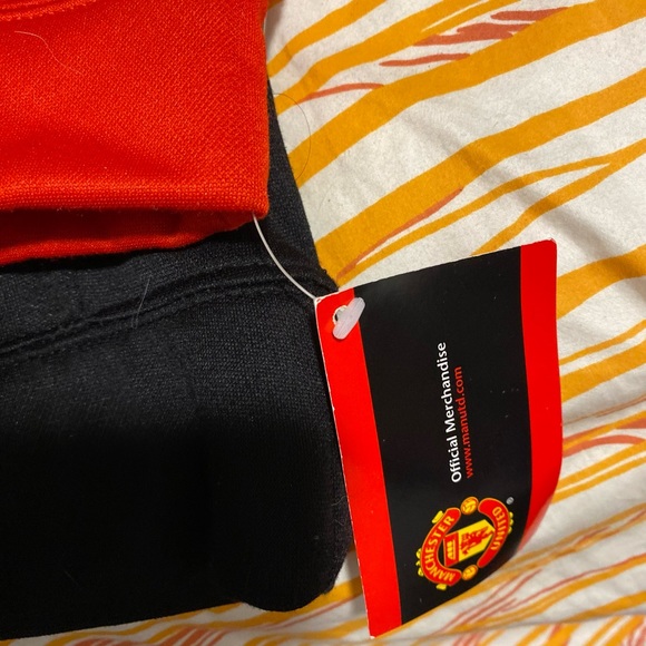 NWT Manchester United Warm-Up/Training Hoodie - Black/Red - Size “Men’s” XL - Picture 3 of 7